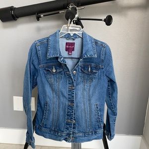 Gloria Vanderbilt Jean Jacket. Non-smoking house